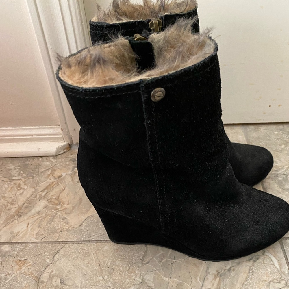 MICHAEL KORS FUR-SUEDE WEDGE ANKLE BOOT
